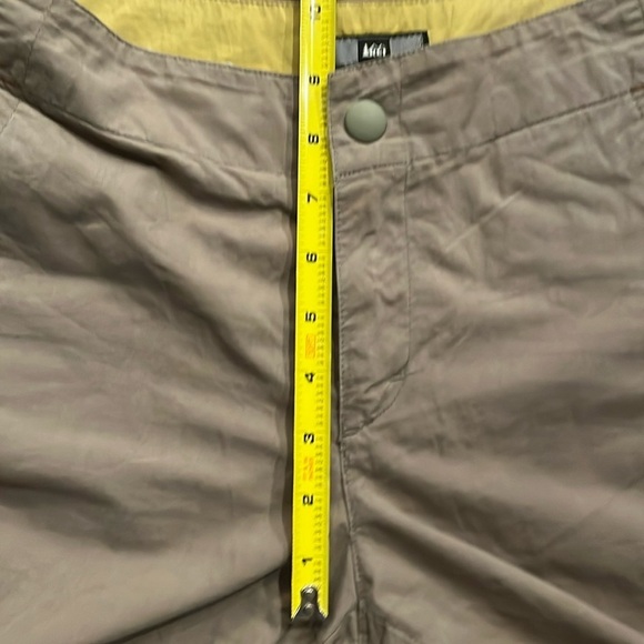 REI Women’s Tan Bermuda Shorts Size 6 - Picture 8 of 9